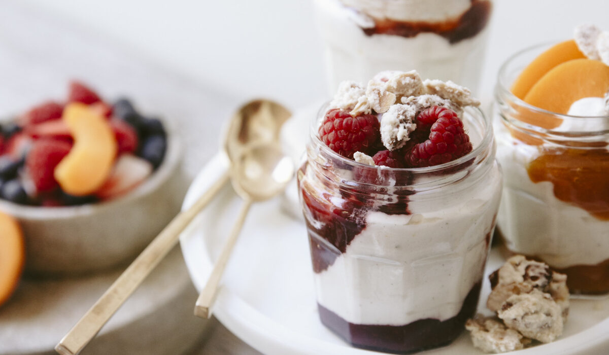 Fool aux fruits et bouchées croquantes aux amandes