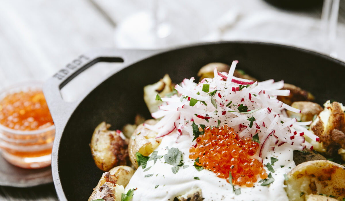 Salade de patates écrasée à la truffle