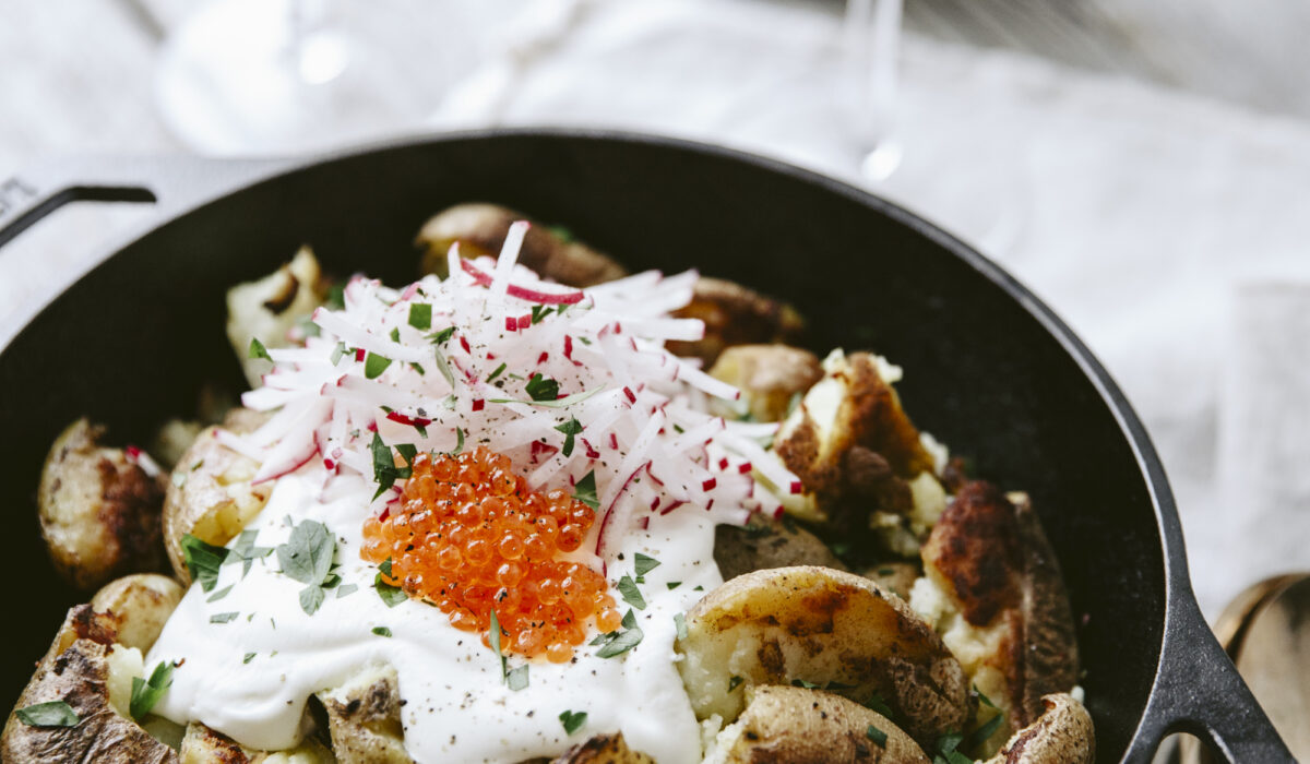 Salade de patates écrasée à la truffle