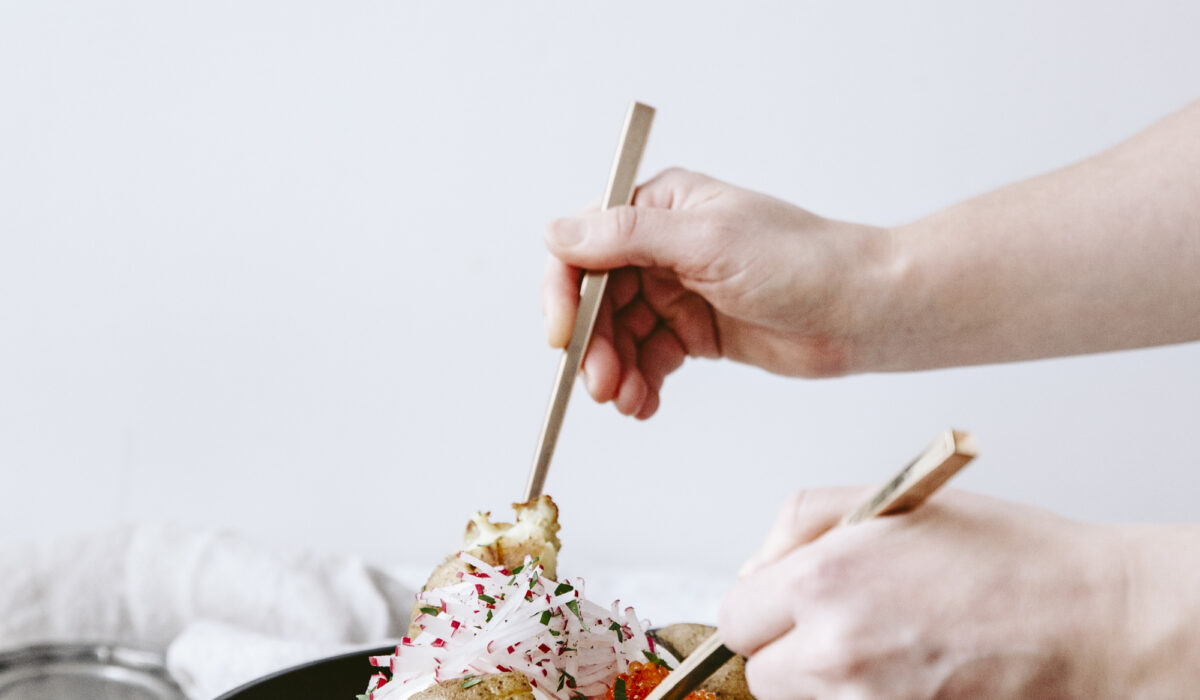 Salade de patates écrasée à la truffle