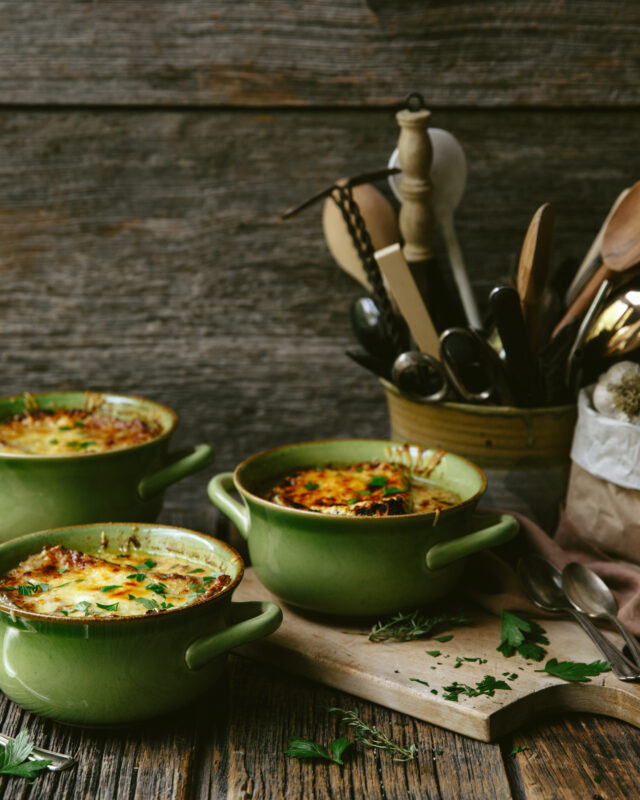 Soupe à l'oignon gratinée