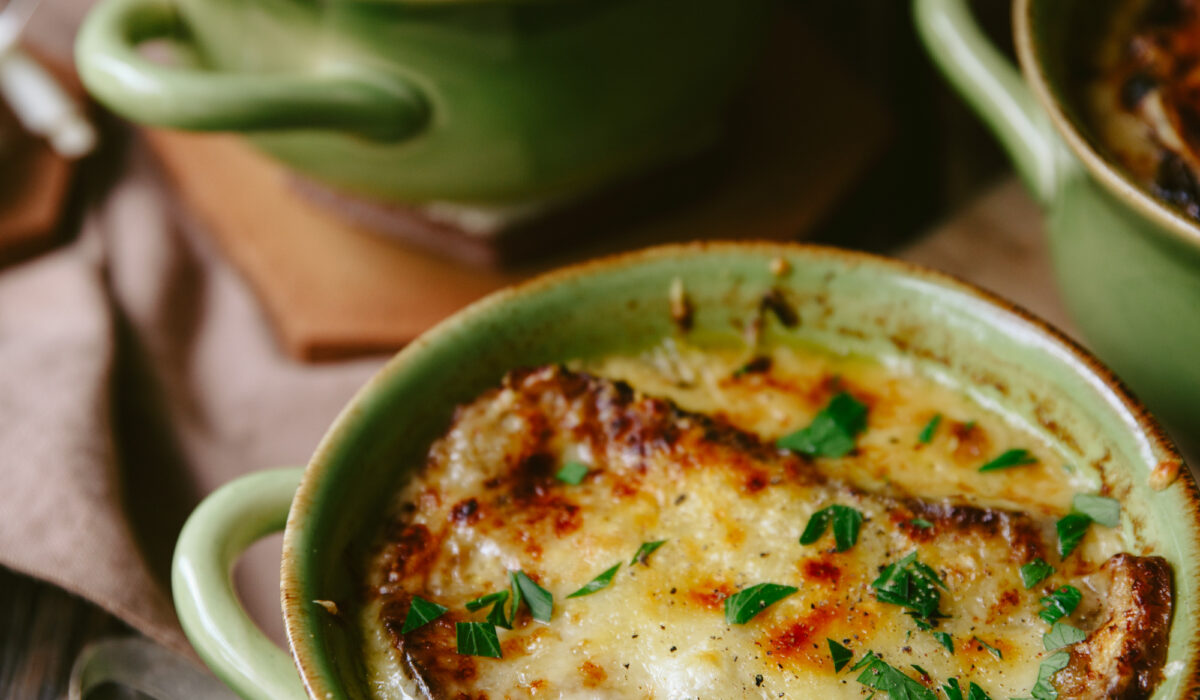 Soupe à l'oignon gratinée